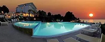 Hotel Pietrenere Rodi Garganico