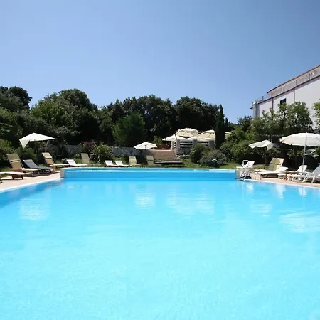 Pietrenere Hotel 3*